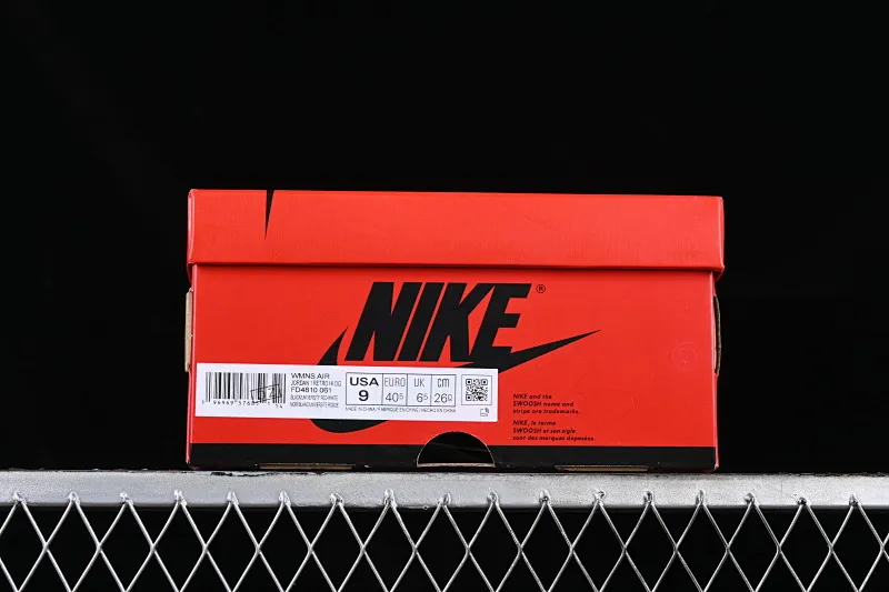 All Categories Air Jordan Jordan Series Basketball Shoes Air Jordan 1 High Air Jordan 1 High OG "Satin Bred" AJ1 Joe 1 Silk Forbidden Wear FD4810-061